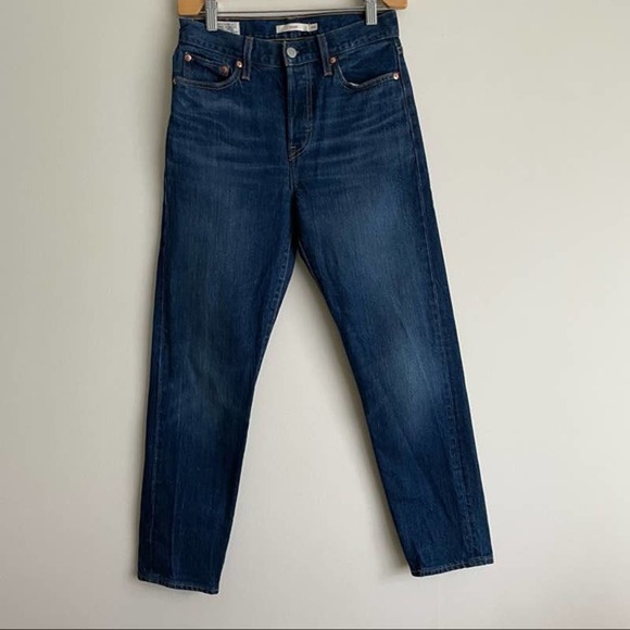 Levi’s Wedgie Fit Jeans in Authentic Favorite - Size 30 - Picture 2 of 3
